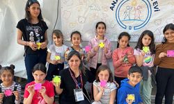 Eskişehir'den deprem bölgesine giderek çocukları eğlendirdiler!