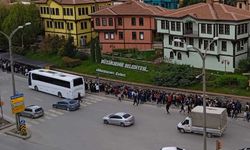 Eskişehir'de medeniyet kuyruğu; Heykelleri görmek için uzun süre bekliyorlar!