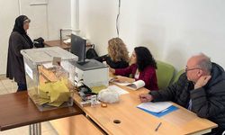 Eskişehir'de sandıklar kuruldu; İlk oy kullanıldı bile!