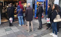 Eskişehir'de uzun kuyruklar oluşmaya devam ediyor