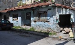 Eskişehir halkını tedirgin eden ev; Tinerciler orayı mesken edindi!