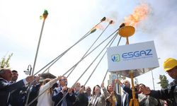 Eskişehir'in o ilçesi doğalgaza kavuştu; Dev meşale yaktılar!