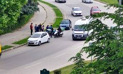 Eskişehir'de motosiklet kazası; Otomobile çarptı!