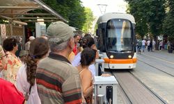 Eskişehir Büyükşehir Belediyesi bu aralar çok bonkör; Tramvaylar yine ücretsiz!