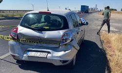 Aracından inen şoföre inşaat malzemesi yüklü kamyonet çarptı!