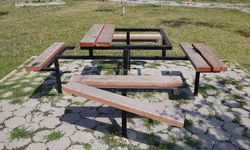Eskişehir'de parklarda bulunan oturaklara saldıranlar var!