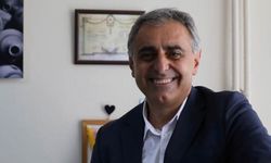 Ünlü kalp ve damar cerrahı odasında ölü olarak bulundu!