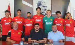 Eskişehirspor transferlere devam ediyor; Toplu imza töreni yapıldı!