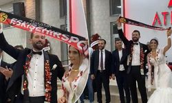 Eskişehirspor marşıyla dünya evine girdiler!