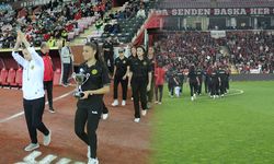 Eskişehirspor Kadın Futbol Takımı şampiyonluk kupasıyla taraftarları selamladı!