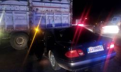Eskişehir - Ankara yolunda korkunç kaza; Otomobil kamyona çarptı!