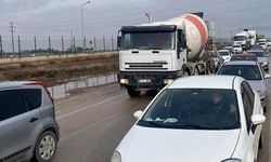 Eskişehir'de trafik yine kilitlendi; Uzun kuyruklar oluştu!