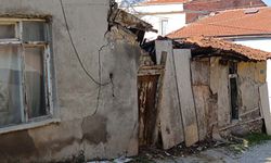 Eskişehir'de kentsel dönüşüm tartışmaları sürüyor; Bu binalar kaderine terk edilmiş durumda!