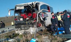 Eskişehir'den yola çıkan yolcu otobüsü kaza yaptı; 14 kişi yaralandı!