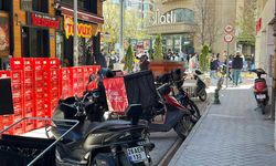 Eskişehir'de bilinçsizce park edilen motosikletler esnafları kızdırıyor!