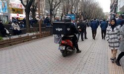 Eskişehir'de kural tanımayan motosiklet sürücüleri araç trafiğine kapalı alanlarda panik yaratıyor!
