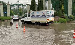 Eskişehir'de Aniden Bastıran Şiddetli Yağış Trafiği Felç Etti