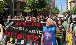 Öldürülen okul müdürü için Eskişehir'de öğretmenler eylem yaptı!