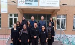 Eskişehir'deki Öğretmenler, İbrahim Oktugan'ın Öldürülmesini Kınayarak Siyah Giyindi