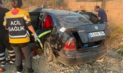 Afyonkarahisar'da Otomobil Menfeze Uçtu