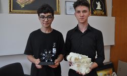 Eskişehirli Lise Öğrencilerinden 3D Yazıcıyla Hareketli Motor Prototipleri