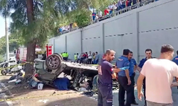 İzmir'de Korkunç Kaza: Otomobil 5 Metre Aşağı Düştü