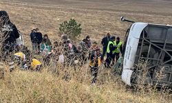 Afyonkarahisar'da Otobüs Faciası! Yabancı Turistleri Taşıyan Yolcu Otobüsü Devrildi