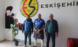 Eskişehirspor’a İskoç Taraftardan Destek : 4 Bin Kilometre Seyahat Etti