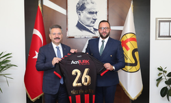 Eskişehirspor’a Maç Öncesi Vali Aksoy’dan Ziyaret