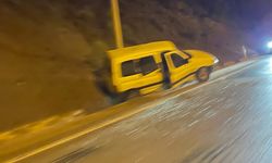 Kontrolden Çıkan Araç Bariyerlere Çarptı: 1 Yaralı
