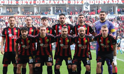 Eskişehirspor Zirveye Bir Adım Daha Yaklaştı: Tarsus İdman Yurdu'nu 3-0 Mağlup Etti