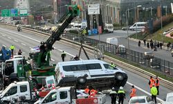 İstanbul'da Öğrenci Servisi Devrildi: 7’si Öğrenci 10 Yaralı