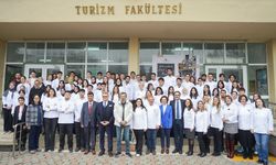 Eskişehir Anadolu Üniversitesi'nde Ünlü Şef Buğra Özdemir, Öğrencileriyle Buluştu