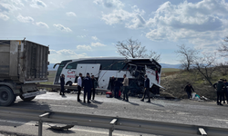 Bozüyük’te Feci Kaza Tır Yolcu Otobüsüne Çarptı!
