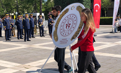 Eskişehir’de 19 Mayıs Coşkusu: Atatürk Anıtı’na Çelenk Sunuldu