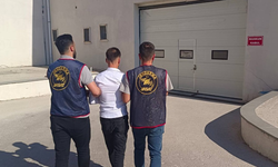Eskişehir’de JASAT Dedektifleri Aranan Dolandırıcıyı Yakaladı