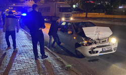 Eskişehir’de Otomobil Tır Dorsesine Girdi: Hurdaya Döndü!