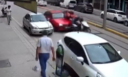 Eskişehir’de Önündeki Motosikletli Kuryeye Çarpıp Kaçtı!