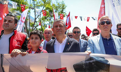 Özgür Özel’den AKP’li Gençlere Çağrı: Reisin Elinden O Topu Geri Alın