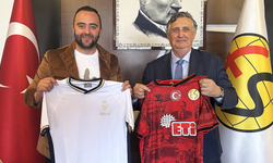 Real Madrid Vakfı'ndan Eskişehirspor’a Ziyaret Formalar Takas Edildi