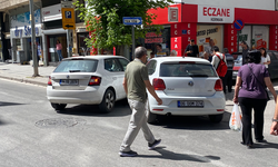 Eskişehir Atatürk Caddesi’nde Korkutan Kaza 2 Araç Çarpıştı