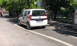 Eskişehir’de Pes Dedirten Park! Yeni Bisiklet Yoluna Araç Bıraktı