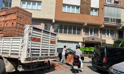 Eskişehir’de Kamyondan Düşen Tuğlalar Trafiği Felç Etti