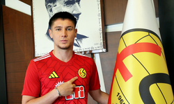 Eskişehirspor Altyapısının 20 Yaşındaki Yıldızı İmzayı Attı