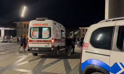 Sokak Ortasında Kanlı Saldırı 14 Yaşındaki Kız 4 Kişiyi Bıçakladı