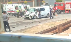 Eskişehir’de Can Pazarı! Kaza Sonrası Sürücü Araçta Sıkıştı