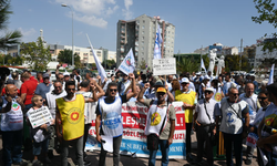 Eskişehir’de İş Bırakan Memurlar Sokaklara Çıktı