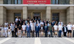 Vali Aksoy Derece Yapan Öğrencilerle Bir Araya Geldi