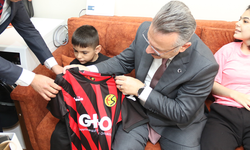 Eskişehir Valisi Aksoy’dan Özel Çocuklara Moral Ziyareti