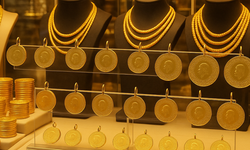 25 Kasım Altın Fiyatları Fed Kararı Öncesi Tırmanışa Geçti!